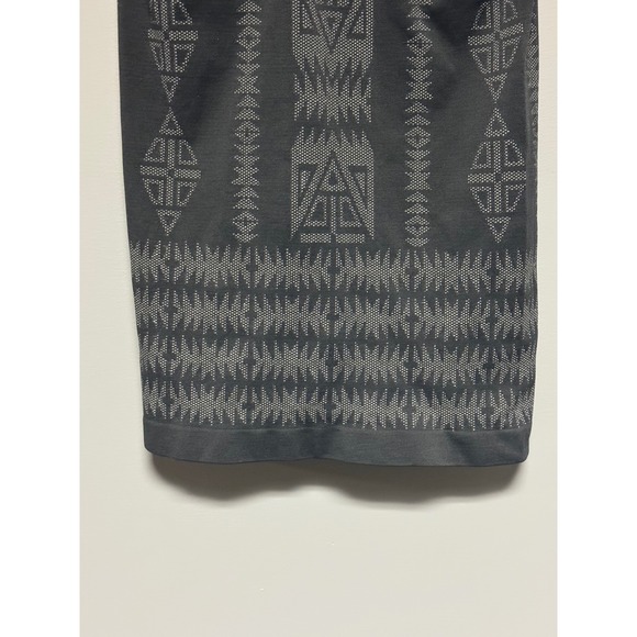 Athleta Grey Aztec Tribal‎ Racerback Tank Top Athletic Bra Liner Performance S - Picture 8 of 9